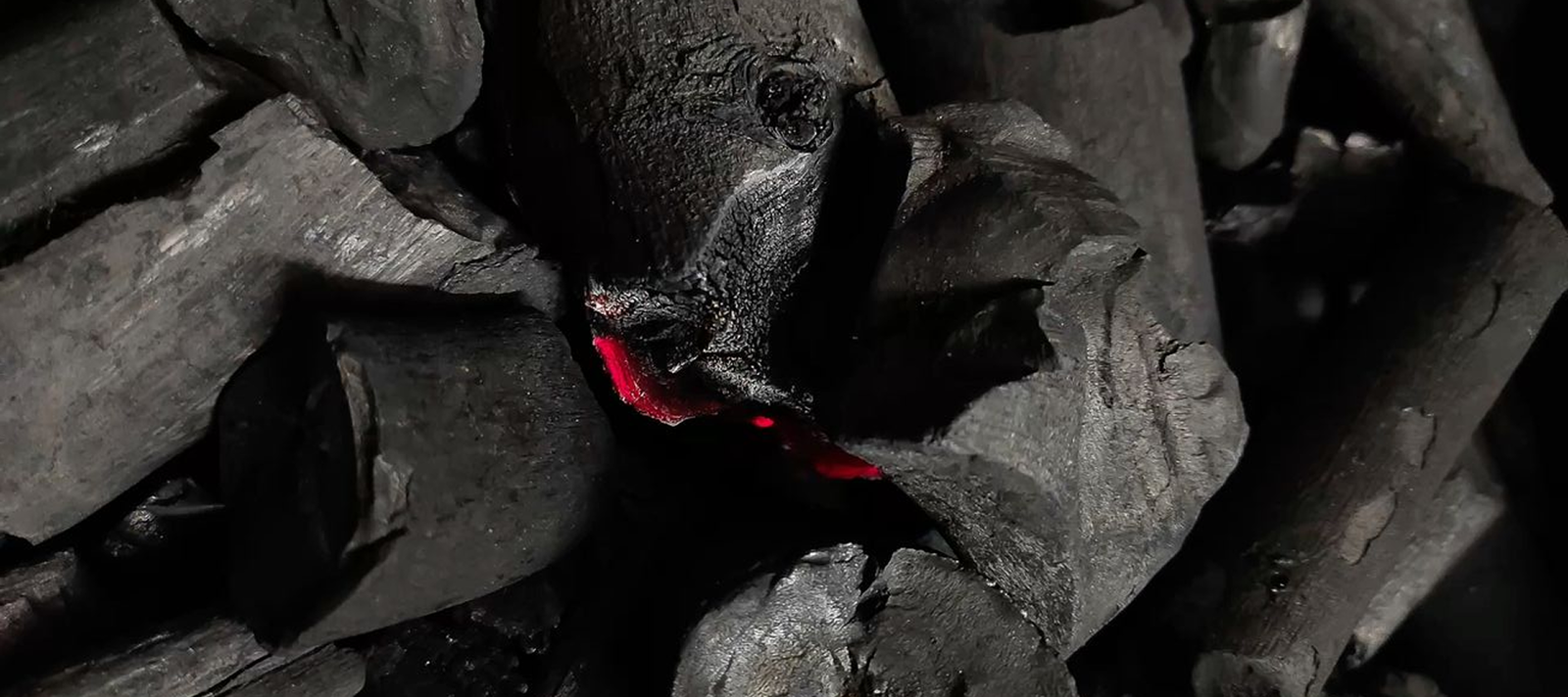 PREMIUM NATURAL HARDWOOD CHARCOAL FOR COMMERCIAL & INDUSTRIAL USE